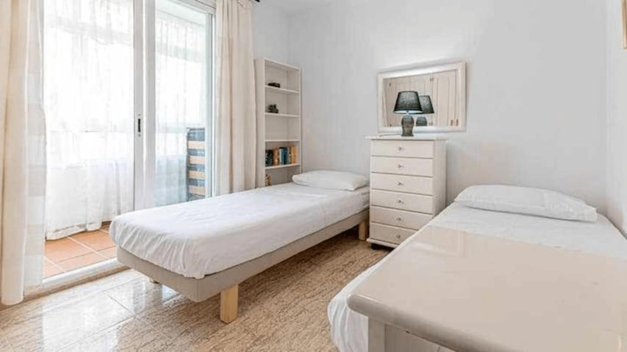 797 Holiday Rentals - Piso Para 4 Con Amplia Terraza Al Jardin Y Al Mar Бенальмадена Экстерьер фото